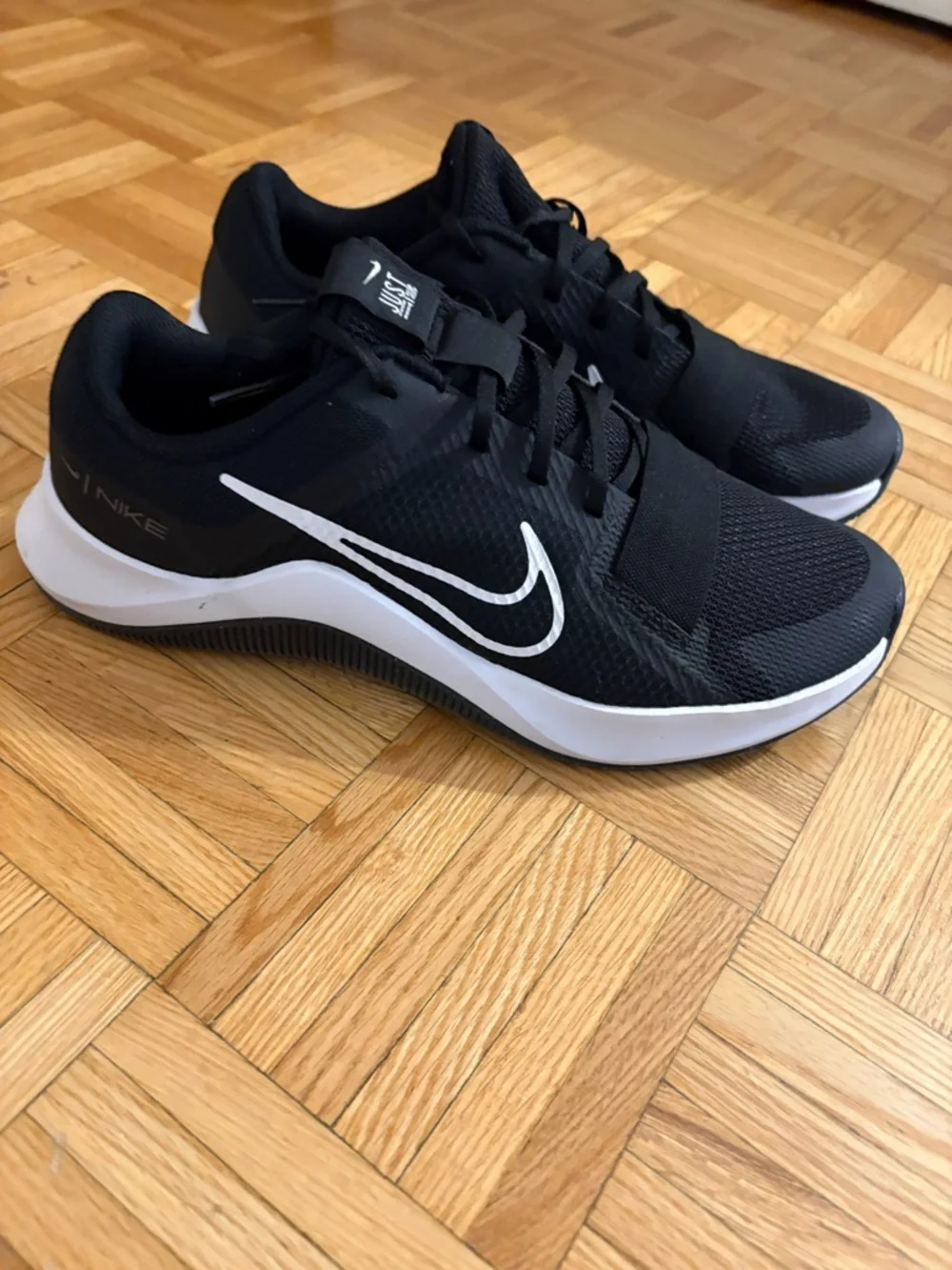 Nike Black Athletic Training Shoes with White Swoosh - Picture 3 of 6